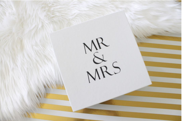 WEDDING GIFT IDEAS | Mr and Mrs Couple's Gift Box | Gifts for Couples