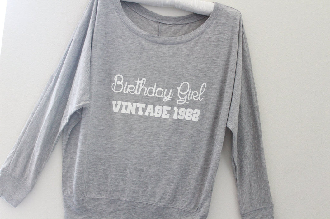 amerikansk dollar Emotion Salg Birthday Girl Vintage 1982 Off the Shoulder Shirt | Birthday Collection